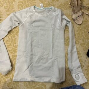 Ivivva Kids Long Sleeve Shirt in Light Gray